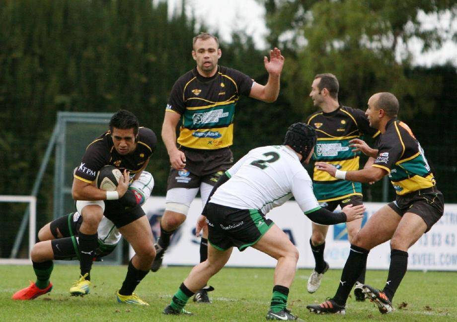 Avec une seule défaite à leur actif, les varois conservent la tête du championnat. 