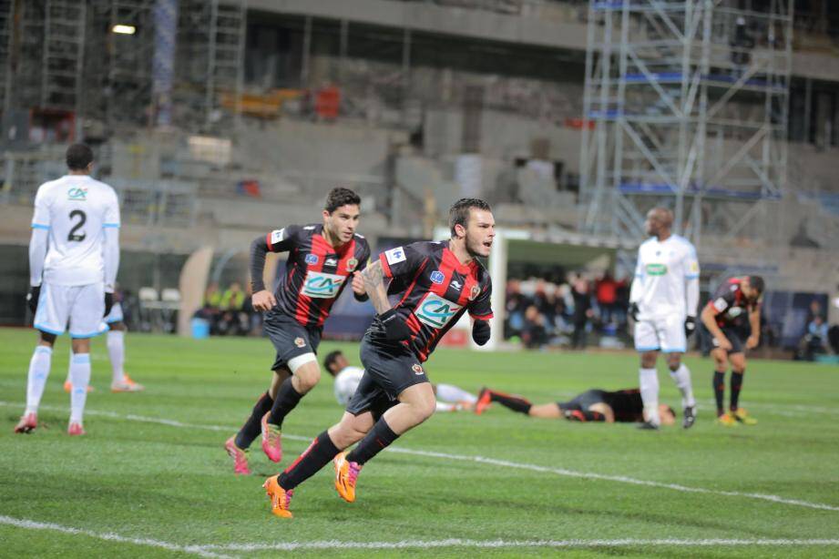 Neal Maupay et Alexy Bosetti, amis à la vie et complices sur le pré, ont fait tomber l'OM qui n'avait plus encaissé cinq buts au Vélodrome depuis le 24 février 1980. La formation niçoise peut être fière de ses représentants.