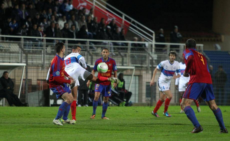 La joie des Varois dans le vestiaire après la victoire face au GFC Ajaccio (1-0).