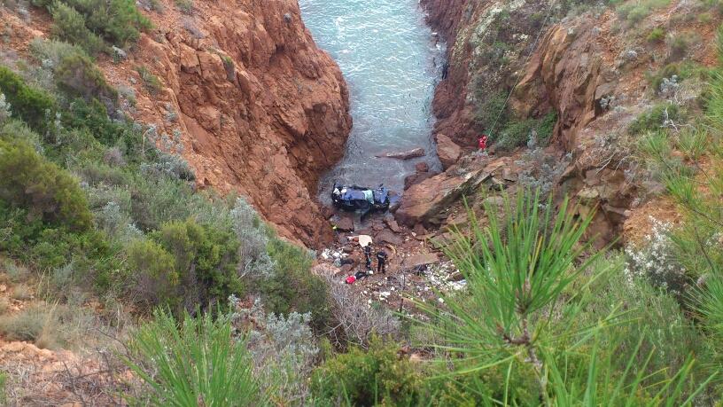 La voiture a fait une chute de 40 mètres en contrebas de la corniche au Trayas.