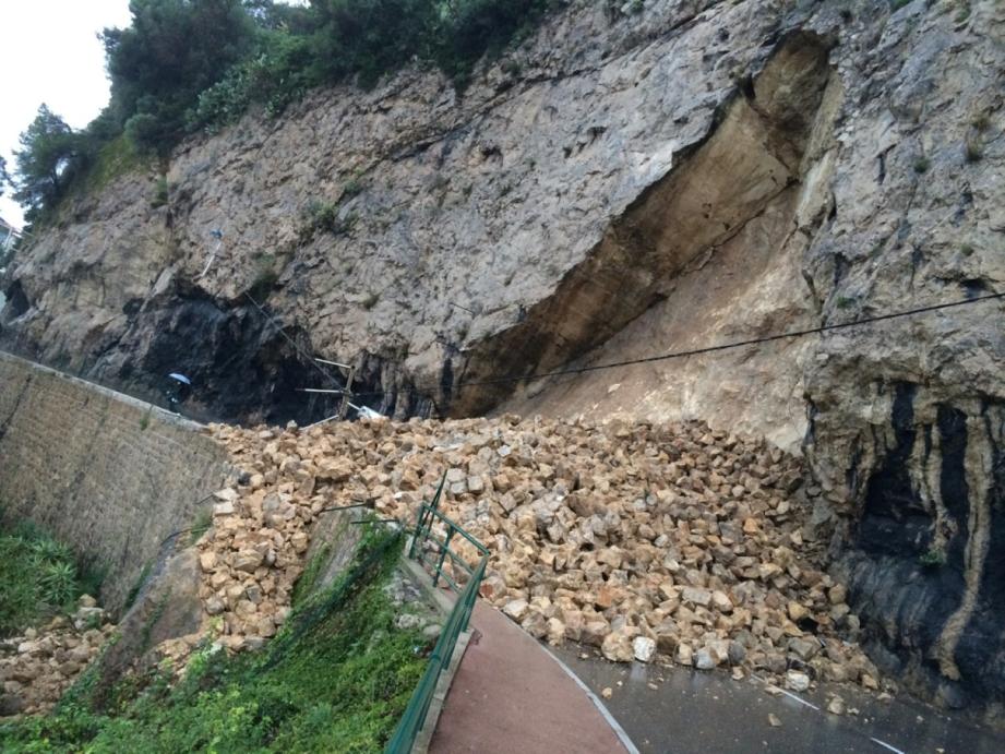 Un éboulement sur la basse corniche à Monaco