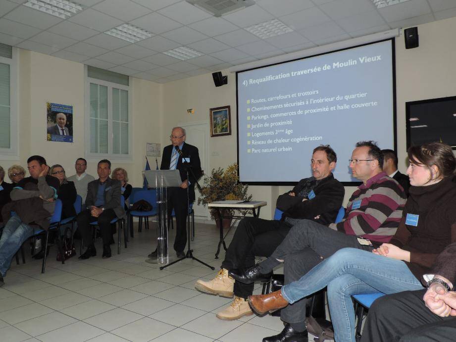 La salle Léon Mallet, était pleine lors de la présentation du programme du maire sortant