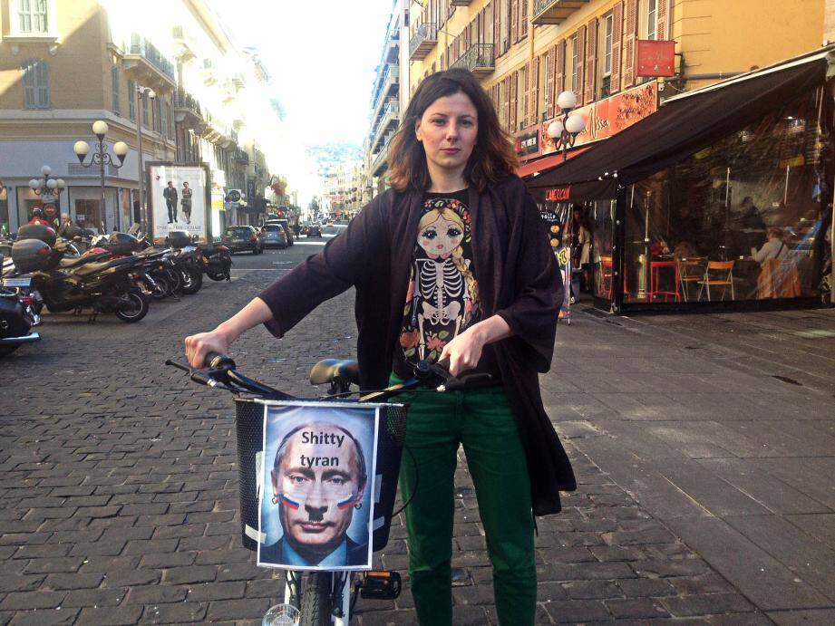 Oksana est étudiante à Nice. Elle est retournée plusieurs fois à Kiev pendant les manifestations.