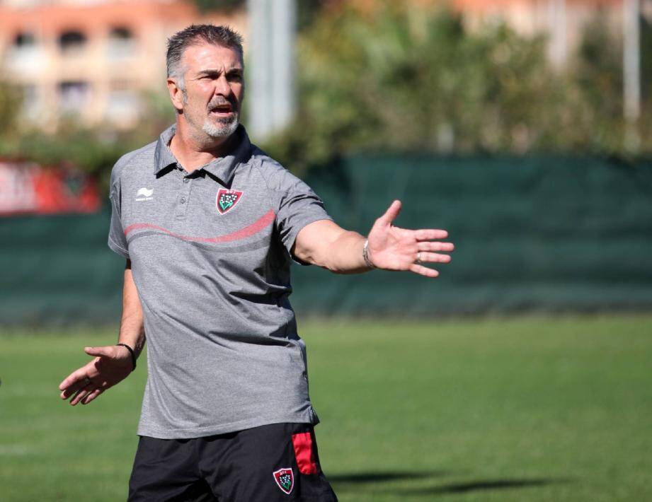 Jacques Delmas est plutôt confiant à la mi-temps de la final de H-Cup RCT-Saracens (10-3).