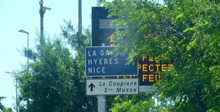 Feux rouges aux entrées de l'A57 à Toulon: ne tombez pas dans le panneau