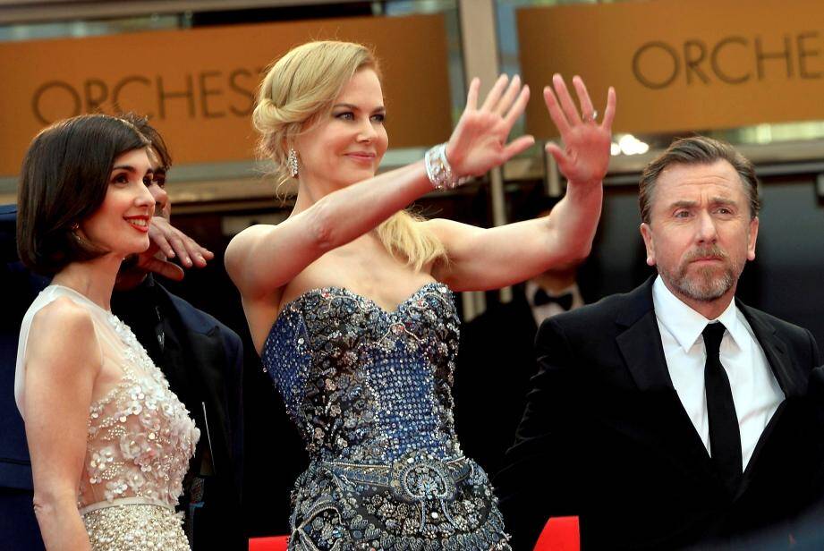 Nicole Kidman et l'équipe du film "Grace of Monaco" ont monté foulé le tapis rouge pour cette première montée des marches