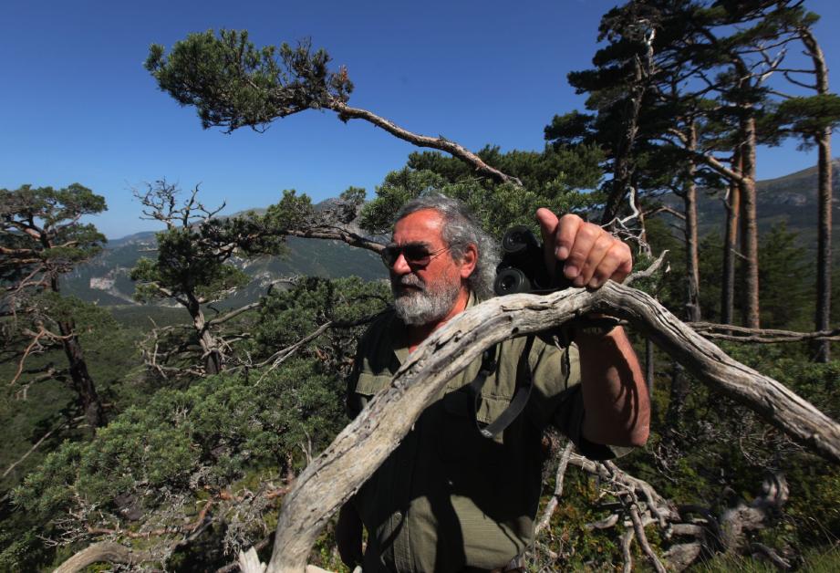 Jean-Michel Magrey, garde cantonnal, prend sa retraire et commence une activite de guide nature dans le canton de Comps et le Verdon.