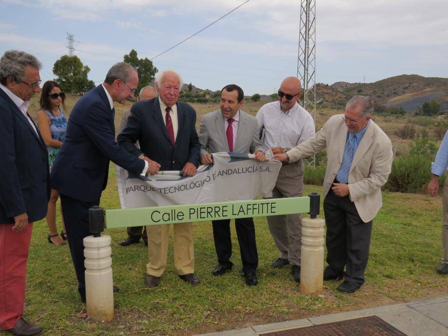 Pierre Laffitte, le fondateur de Sophia Antipolis, inaugure une rue à son nom dans le parc technologique d'Andalousie.