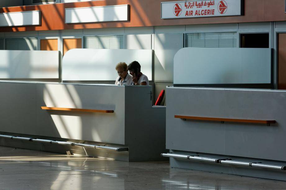 Le comptoir de la compagnie Air Algérie à l'aéroport de Marseille-Marignane.