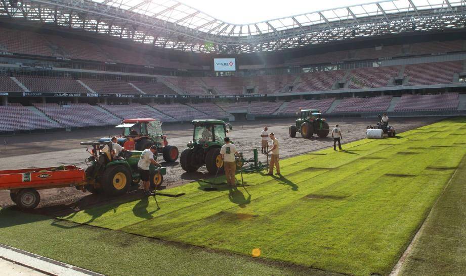 Pour la troisième fois en un an, la pelouse de l'Allianz Riviera a été changée.