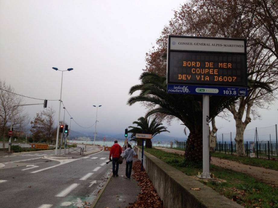 route bord de mer fermee antibes 1411330