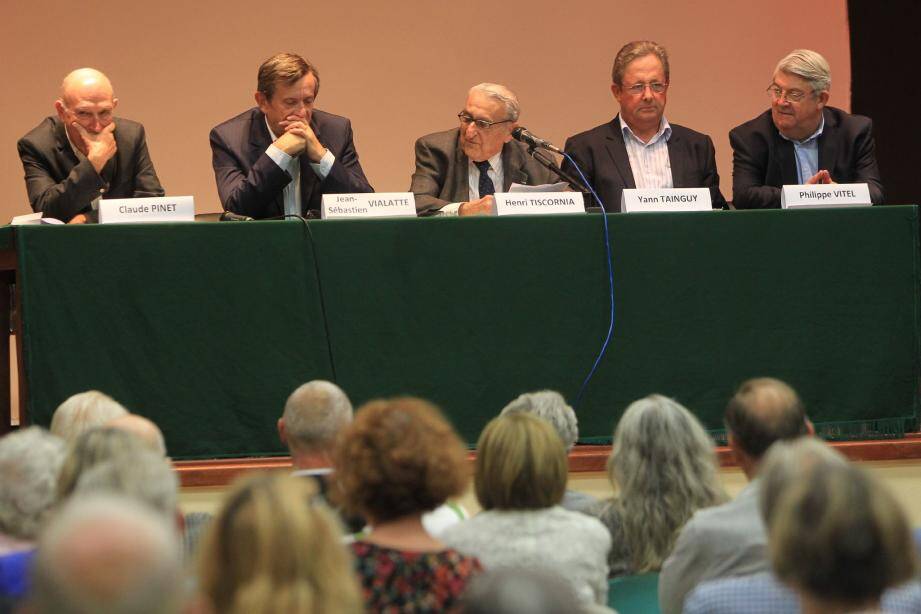 Henri Tiscornia (au centre) lors du "festival de musique de Toulon, les classiques du festival" en octobre 2014.