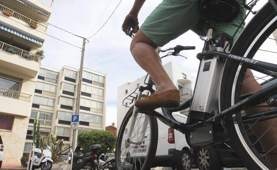 L'agglo rembourse jusqu'à 250 euros pour l'achat d'un vélo électrique. Une incitation pour rouler propre.