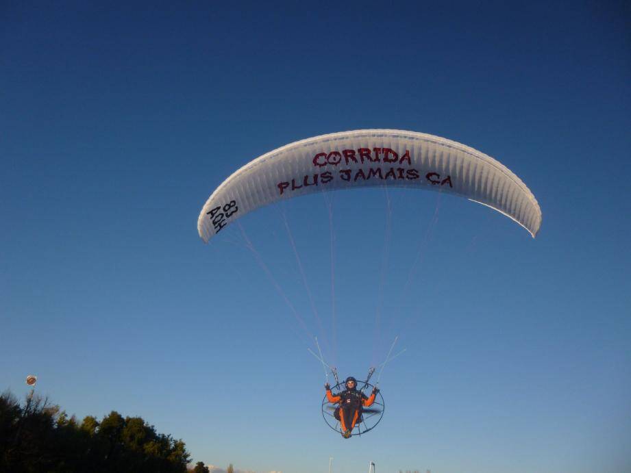 Fréjus : les anti-corrida donnent de la... vo - 28072946.jpg