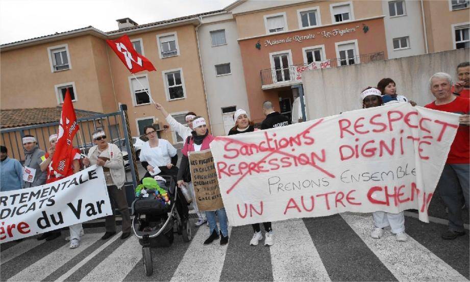 VIDEO. Grève et manifestation à l'EHPAD Les Figuiers à Solliès-Pont