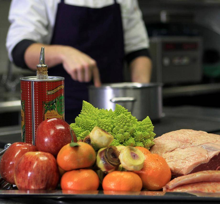 La plupart des carences peuvent être comblées en priorité par une alimentation riche et variée, notamment à base de légumes frais.