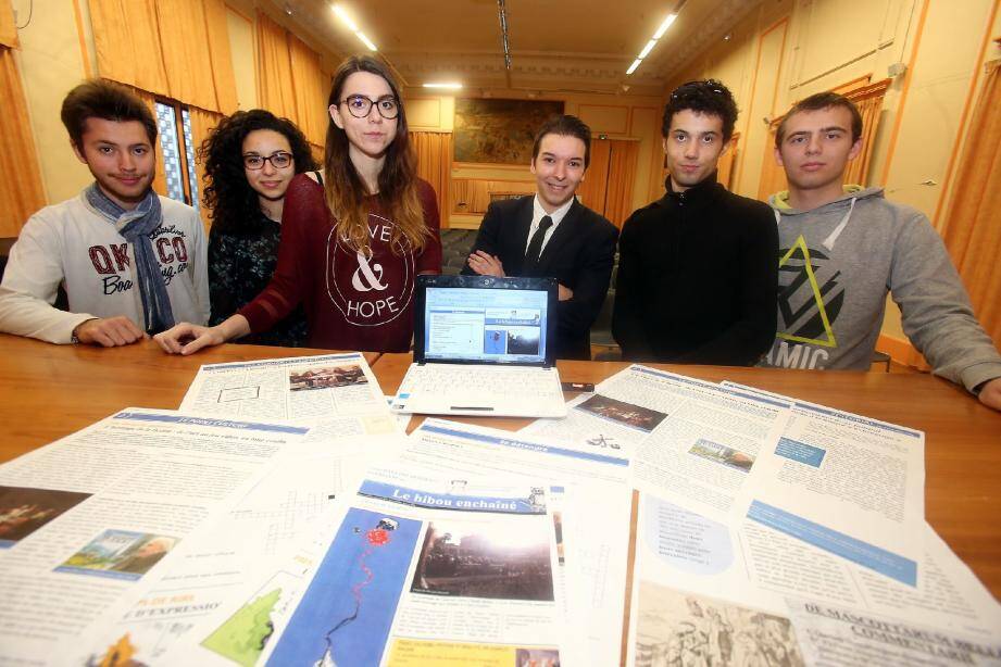 Thibaut, Ornella, Joséphine, Cyril, Thimotée et Thomas se lancent dans l'aventure de la presse au lycée.