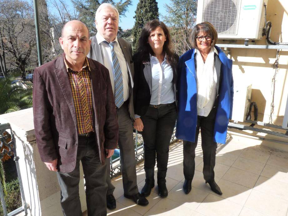 Louis Reynier et Nathalie Perez-Leroux (au centre), entourés de Georges Rouvier et Evelyne Becquet : poursuivre la politique d'équilibre en faveur des zones rurales.