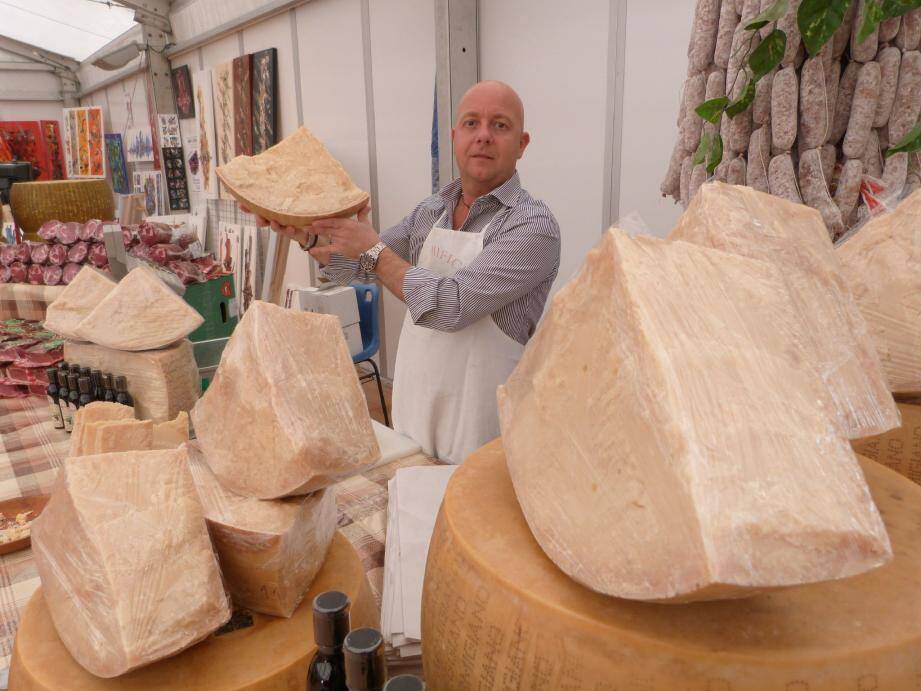 Fromages et charcuteries tiendront une bonne place au salon.