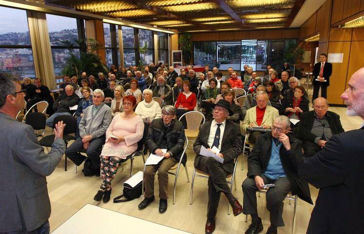 Une centaine de lecteurs-souscripteurs ont participé à cette première réunion. Merci !