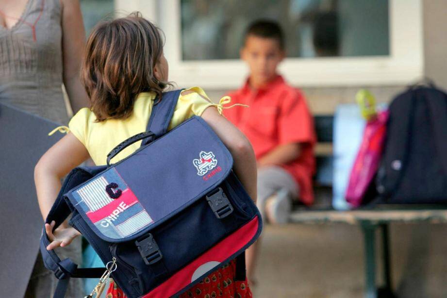 La rentrée 2015/16 aura lieu mardi 1er septembre pour les élèves, au lendemain de la rentrée de leurs professeurs, selon le projet de calendrier présenté jeudi par le ministère de l'Education nationale.