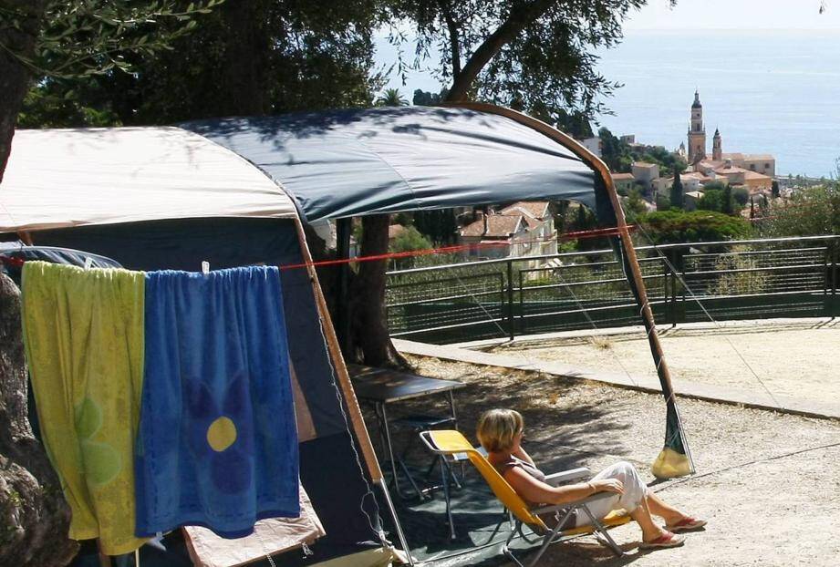 Le camping Saint-Michel, entre mer et montage, à Menton.