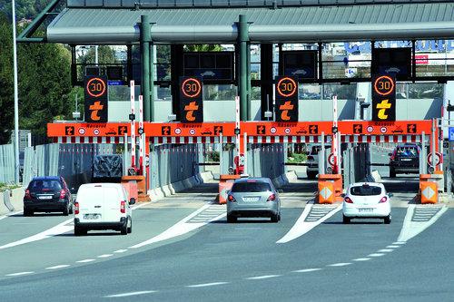 Photo d'illustration : le péage d'Antibes sur l'autoroute A8