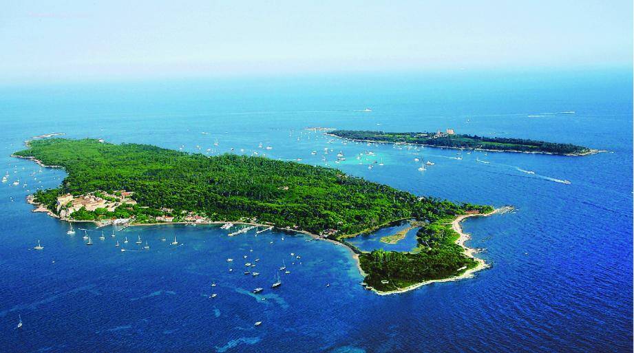 Une candidature conjointe de Croisette cannoise et des deux Iles de Lérins au patrimoine mondial de l'Unesco. C'est l'annonce faite mardi matin aux Iles de Lérins par le maire UMP de Cannes, David Lisnard. 