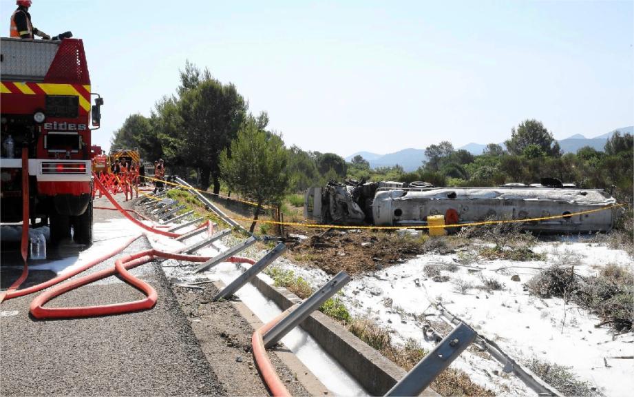 Un camion-citerne se couche sur l'A8 à hauteur de Brignoles entre Aix et Nice 