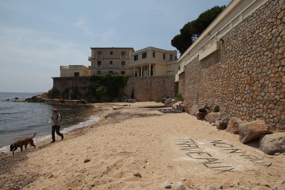 Les travaux réalisés - notamment la dalle de béton - seront détruits après le départ de la délégation saoudienne.