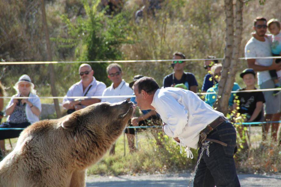 Comment Se Termine Le Film L'ours Ours, rapaces et loups s'installent à Pourrières - Var-Matin