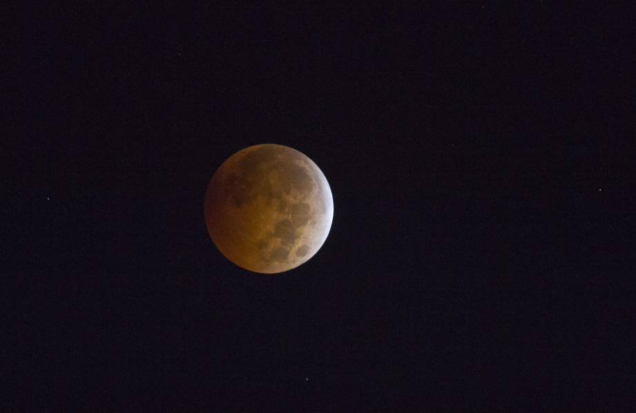 Une éclipse de lune en octobre 2014, depuis la Californie