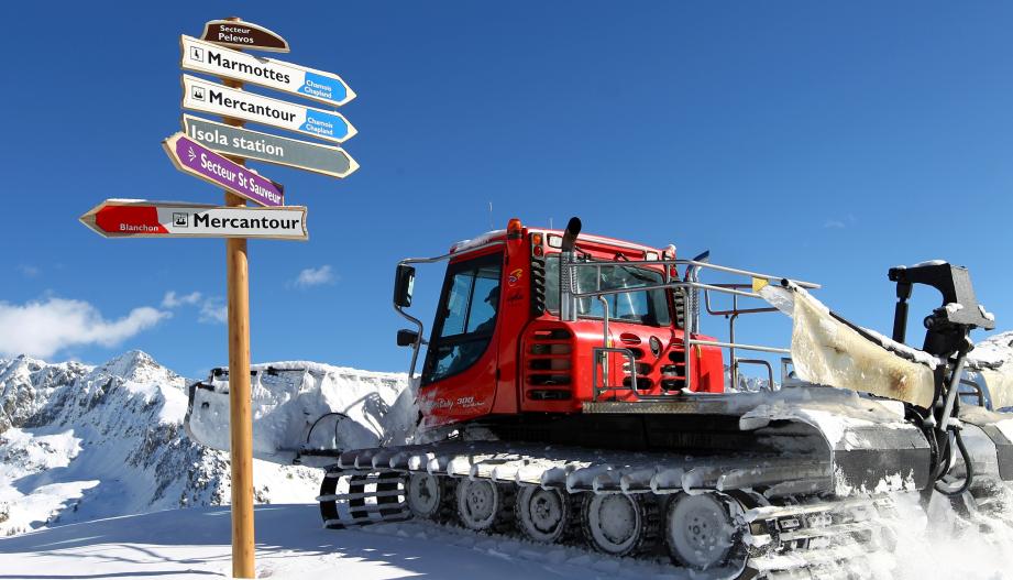 Les préparatifs pour aménager les pistes de ski. Ici à Isola 2000.