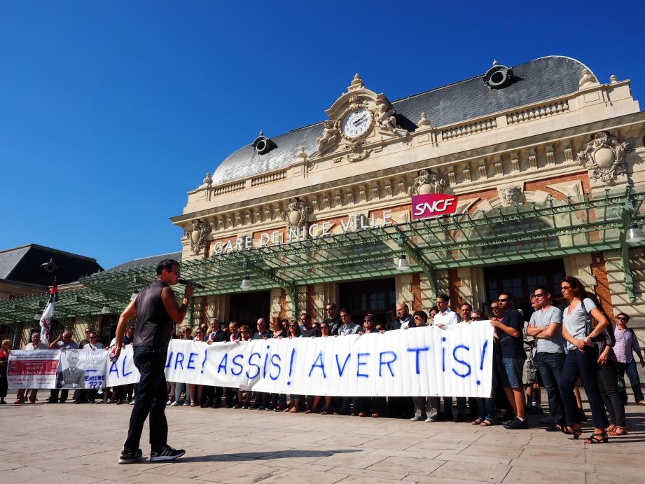 Manifestation à la gare Thiers de Nice
