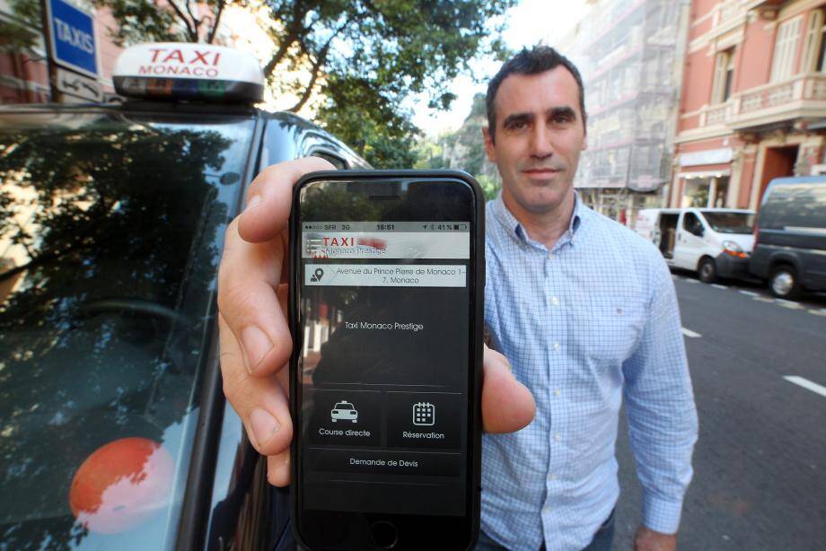 Jérémy Bottin, président de l’Association des exploitants de taxis indépendants de Monaco, présente la nouvelle application. Une révolution pour le client et pour le chauffeur.	