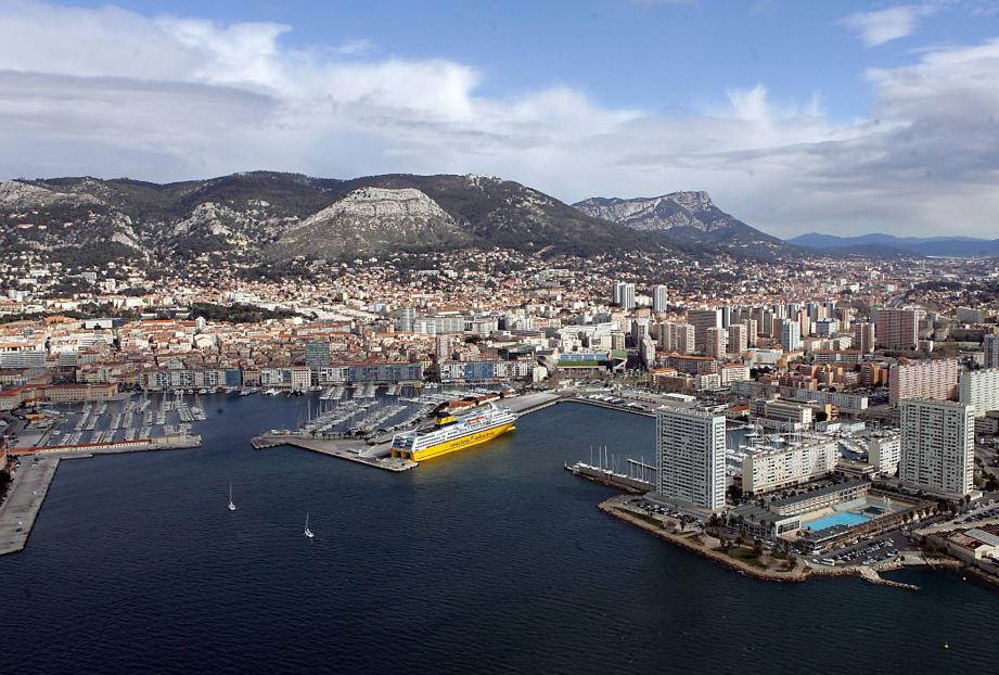 Toulon présente des atouts pour tenter de devenir la capitale de la mer.	