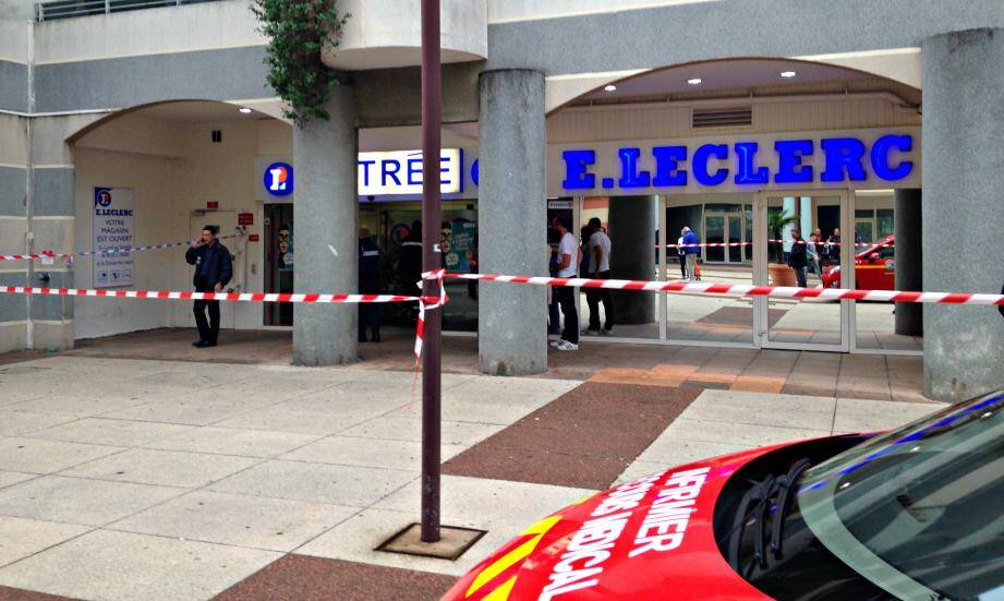 Le supermarché braqué ce dimanche matin.