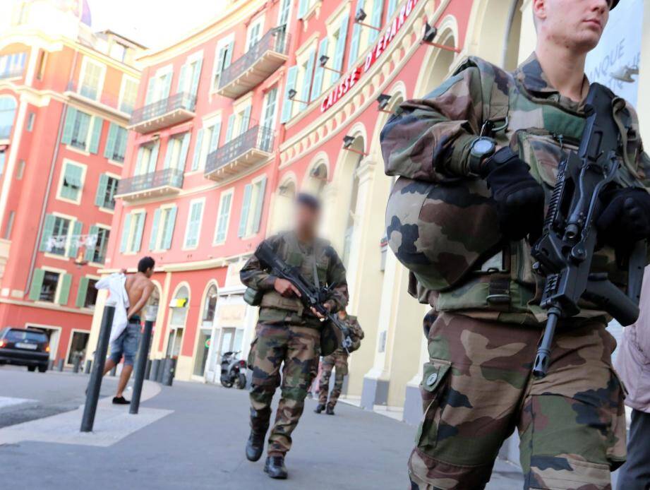 Les militaires déployés à Nice, dans le cadre de l'état d'urgence.