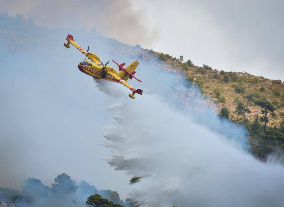 Illustration avion anti-incendie