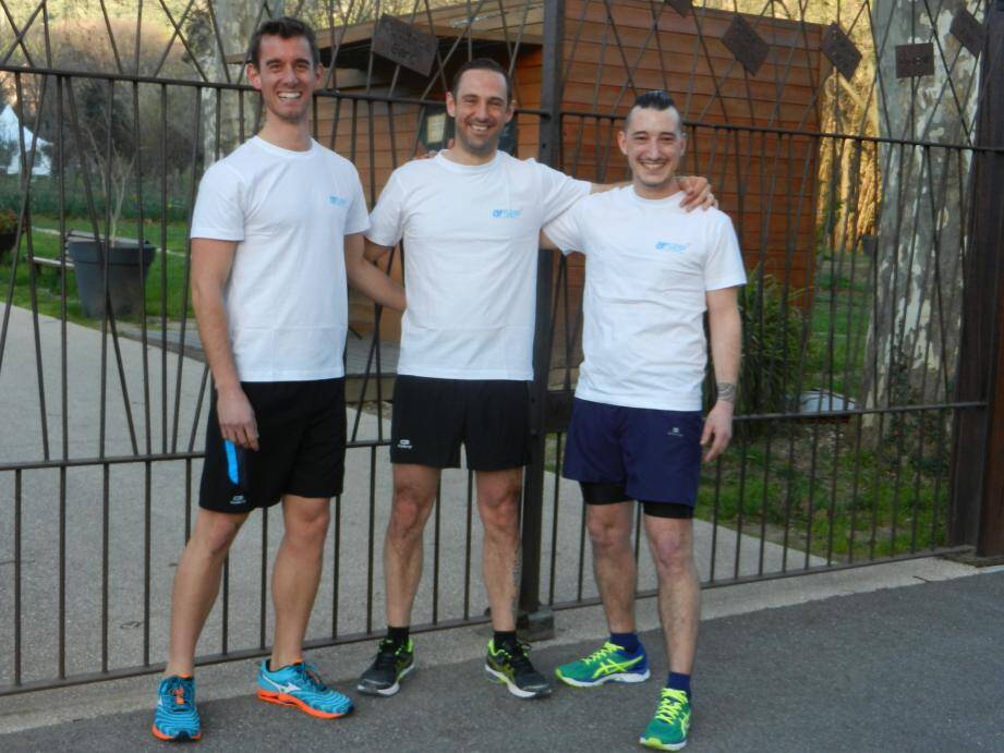 Kilien Cordier (au centre) s'entraîne avec ses amis Baptiste (à gauche) et Christophe en vue de participer au semi-marathon de Hyères qui aura lieu le 20 mars. Les encouragements seront les bienvenus.