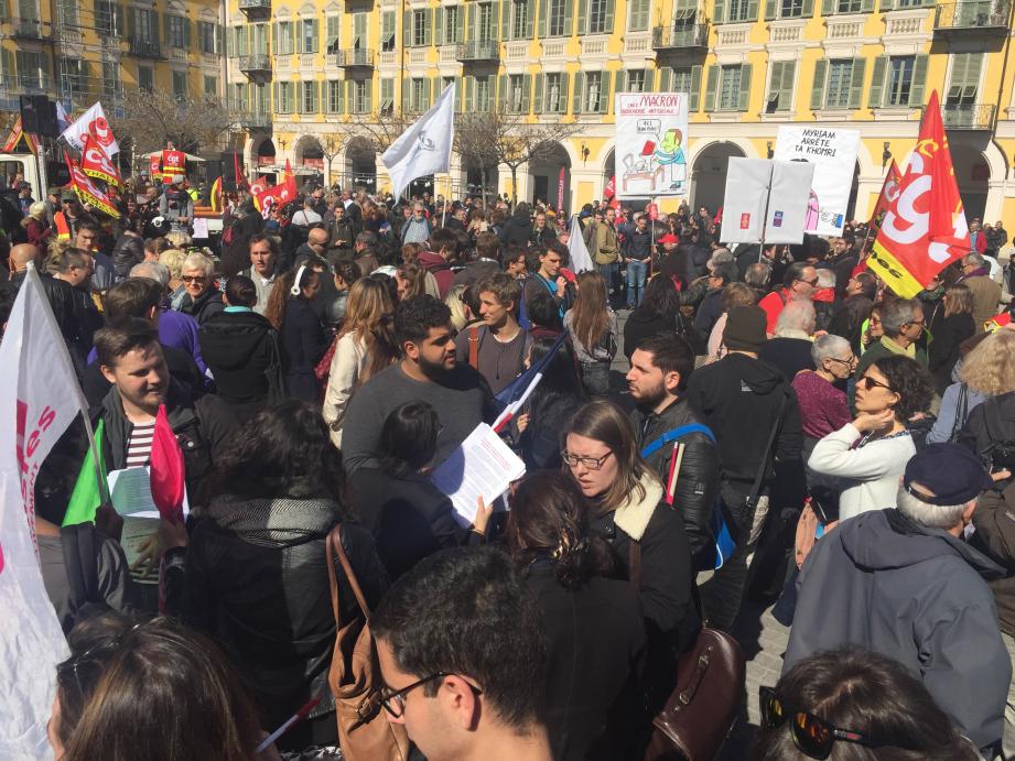 La manifestation provoquait déjà d'importants bouchons dans le centre de Nice.
