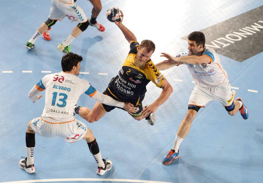 handball D1M salle jf Krakowki srvhb saint -Raphaël en blanc contre toulouse2 krantz