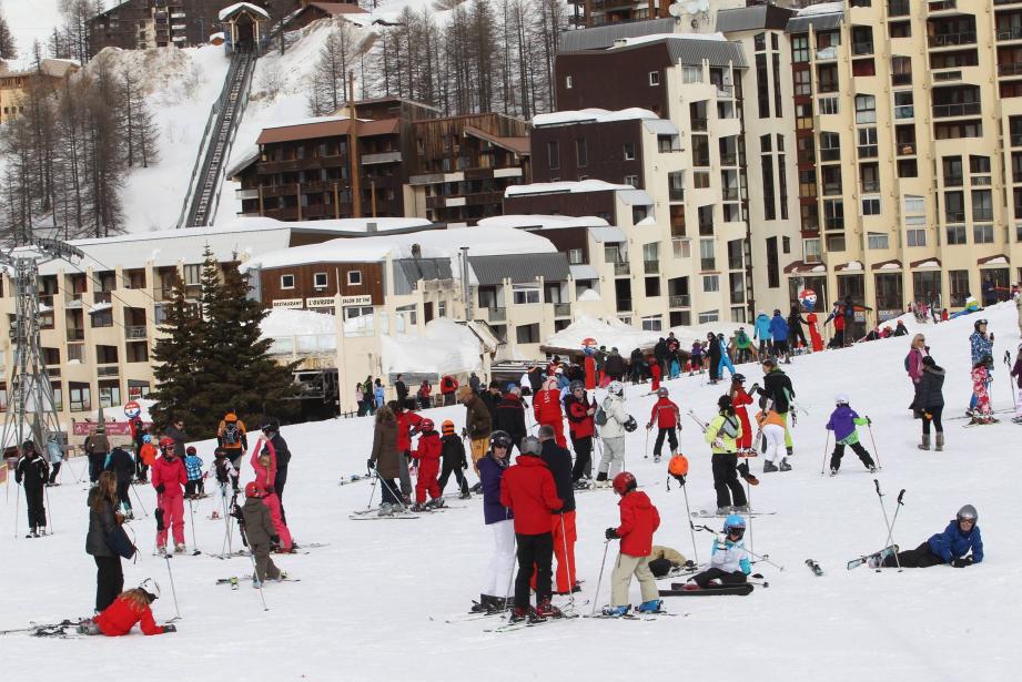 Quelques stations de ski sont encore ouvertes dont Auron, Valberg ou Isola 2000, qui affiche un mètre de neige sur ses plus hautes pistes.