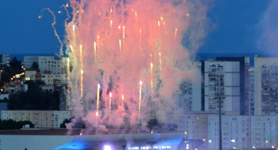 Les répétitions pyrotechniques du concert de Coldplay.