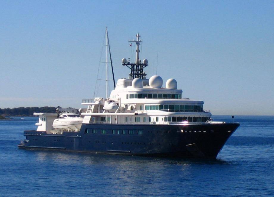 Eugène Shvidler possède ce yacht de 112m de long. Sa fortune personnelle est estimée à 2.5 milliards de dollars.