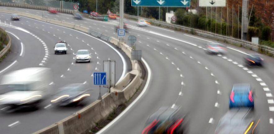 Les passeurs les déposent juste après la frontière, sur les bandes d'arrêt d'urgence le plus souvent.