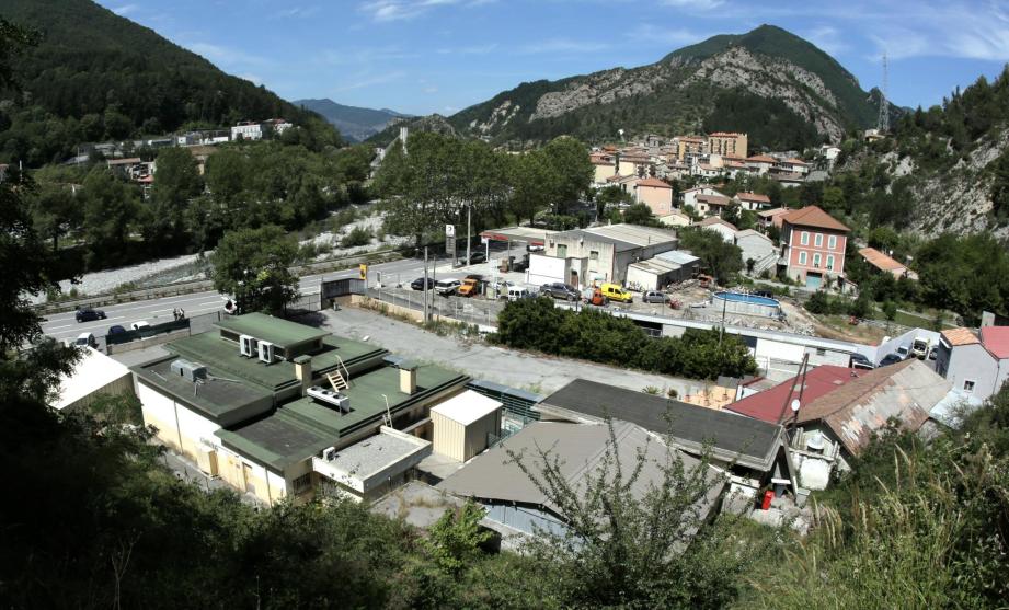 Menacé de fermeture au début des années 2000, l’abattoir de Puget-Théniers n’a dû sa survie qu’à la mobilisation des élus azuréens désireux de sauvegarder un outil indispensable à la filière pastorale.	