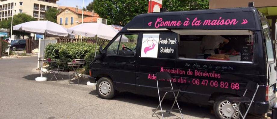 Le food truck qui nourrit les sans-abri. 