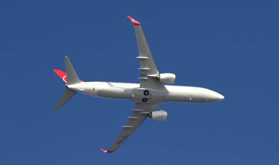 Cette photo a été prise samedi après-midi près de l'aéroport de Nice au moment où le Boeing 737 de la Turkish Airlines a remis les gaz pour effectuer une nouvelle boucle.