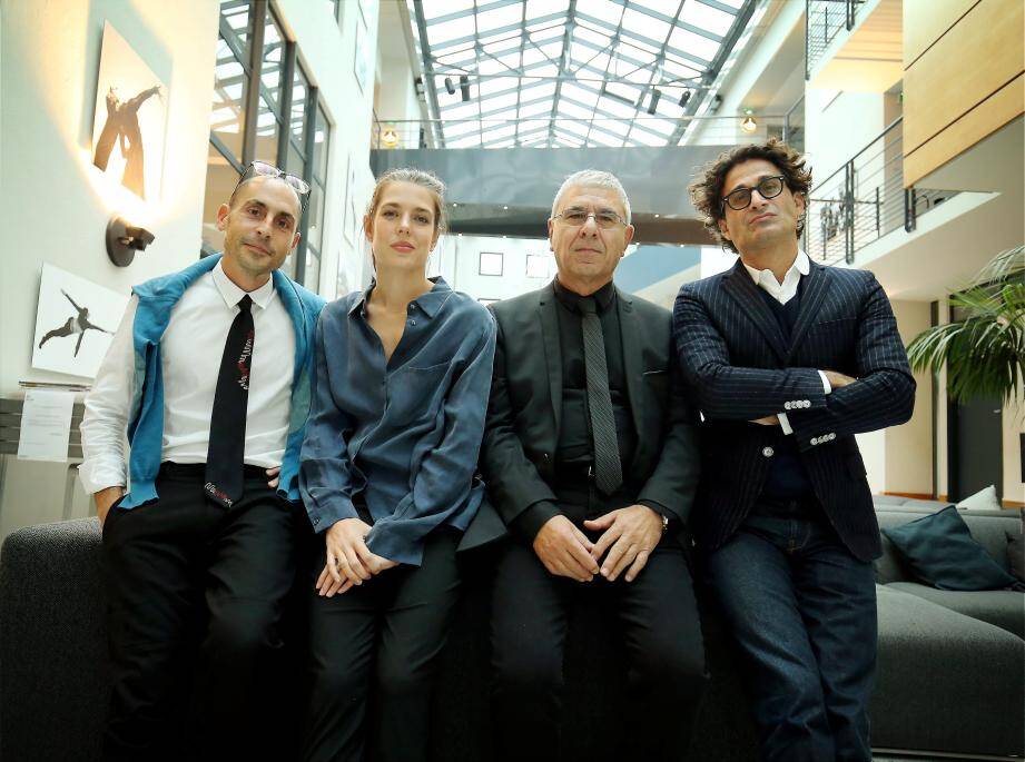 Le quatuor des Rencontres philosophiques, autour de Charlotte Casiraghi (de gauche à droite) : Joseph Cohen, Raphael Zagury-Orly et Robert Maggiori.	